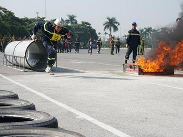 Kỹ thuật, nghiệp vụ chữa cháy ngày càng thành thạo ảnh 1 Kỹ thuật, nghiệp vụ chữa cháy ngày càng thành thạo ảnh 1