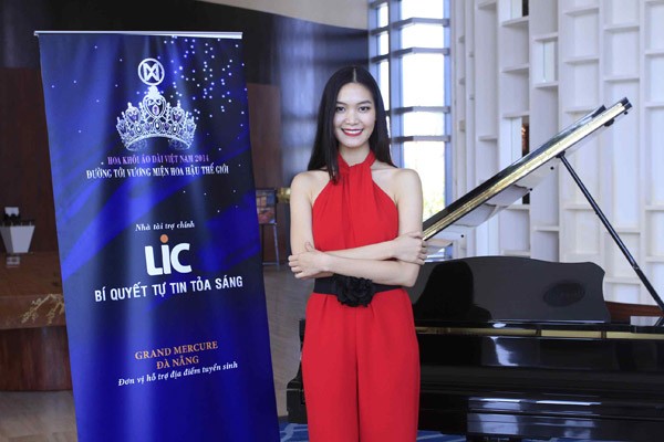 Thùy Dung khoe lưng trần gợi cảm đi chấm thi ảnh 1 Thùy Dung khoe lưng trần gợi cảm đi chấm thi ảnh 1