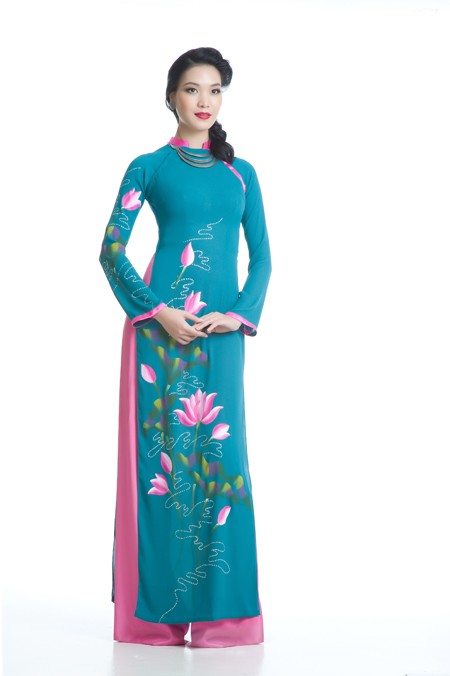 Hoa hậu Thùy Dung dịu dàng khoe sắc trong tà áo dài ảnh 9 Hoa hậu Thùy Dung dịu dàng khoe sắc trong tà áo dài ảnh 9