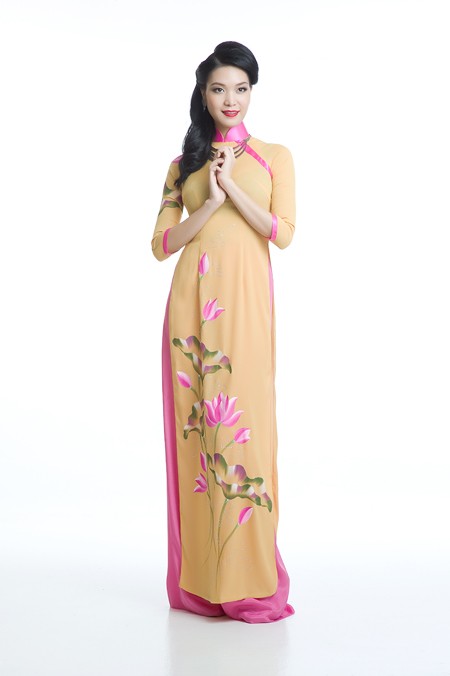Hoa hậu Thùy Dung dịu dàng khoe sắc trong tà áo dài ảnh 4 Hoa hậu Thùy Dung dịu dàng khoe sắc trong tà áo dài ảnh 4