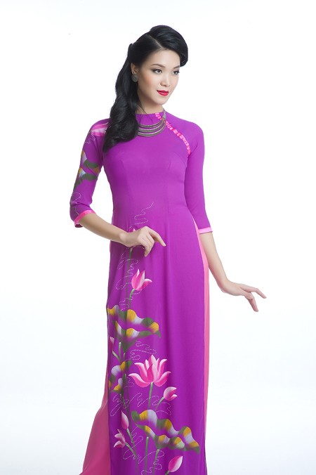 Hoa hậu Thùy Dung dịu dàng khoe sắc trong tà áo dài ảnh 6 Hoa hậu Thùy Dung dịu dàng khoe sắc trong tà áo dài ảnh 6
