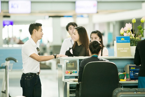 Bắt gặp MC Nguyên Khang và Miss Ngôi sao Bích Khanh hẹn hò đi Thái Lan ảnh 8 Bắt gặp MC Nguyên Khang và Miss Ngôi sao Bích Khanh hẹn hò đi Thái Lan ảnh 8
