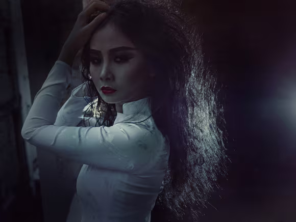 Người mẫu Xuân Thuỳ hoá ma cực kinh hãi ảnh 2 Người mẫu Xuân Thuỳ hoá ma cực kinh hãi ảnh 2