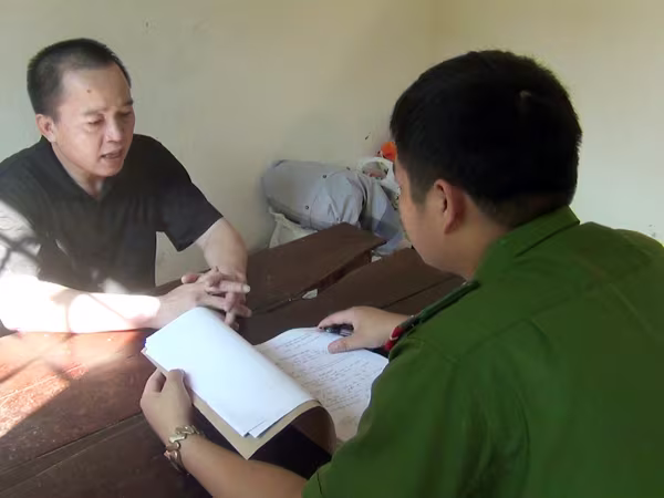 Khởi tố đối tượng hành hạ cháu bé 14 tuổi trong khách sạn ảnh 1 Khởi tố đối tượng hành hạ cháu bé 14 tuổi trong khách sạn ảnh 1
