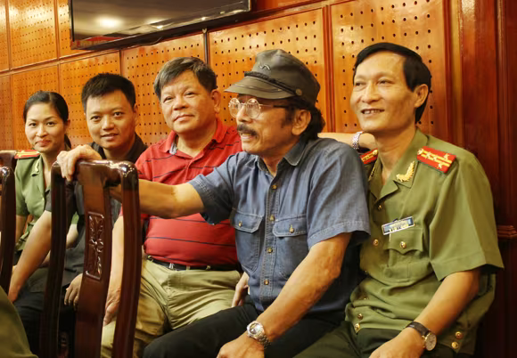 Điểm hẹn ấm áp, thân tình của giới văn nghệ, trí thức Thủ đô ảnh 7 Điểm hẹn ấm áp, thân tình của giới văn nghệ, trí thức Thủ đô ảnh 7