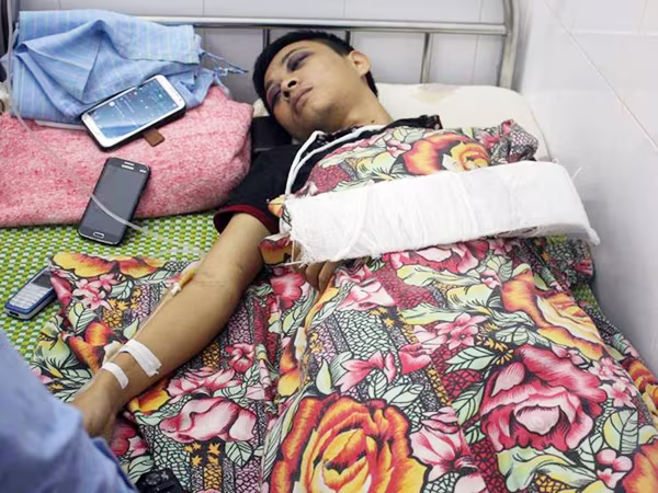 Y sĩ bị đánh “hội đồng” tại phòng khám ảnh 1