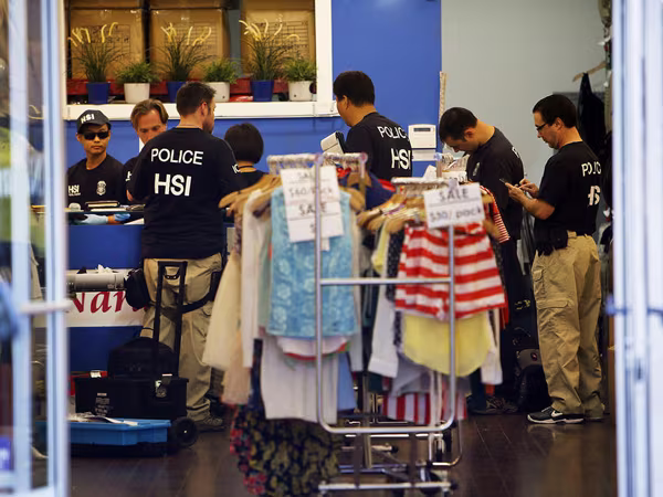 Rửa tiền núp bóng hoạt động buôn bán quần áo ảnh 1