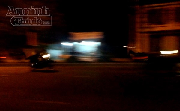 Quái xế tung hoành trên phố đêm, cơ quan chức năng bất lực? ảnh 1 Quái xế tung hoành trên phố đêm, cơ quan chức năng bất lực? ảnh 1