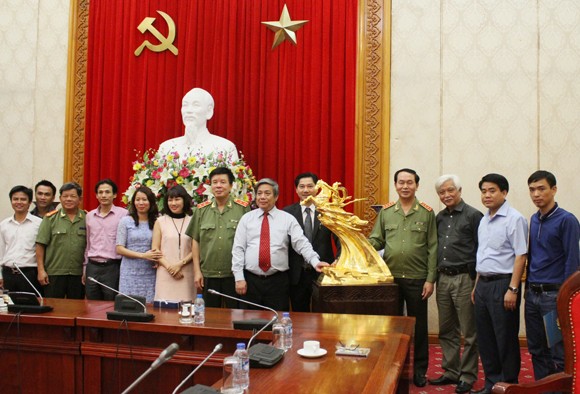 Nêu cao tinh thần Việt, sức mạnh của Thủ đô ảnh 5 Nêu cao tinh thần Việt, sức mạnh của Thủ đô ảnh 5