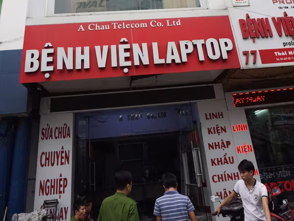 Cháy cửa hàng máy tính, 4 người thoát chết ảnh 1 Cháy cửa hàng máy tính, 4 người thoát chết ảnh 1