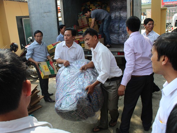 Hàng trăm suất quà cho học sinh đặc biệt khó khăn ở Sơn La ảnh 3 Hàng trăm suất quà cho học sinh đặc biệt khó khăn ở Sơn La ảnh 3