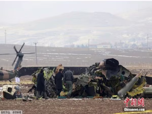 Trực thăng của lực lượng không quân hải quân Thổ Nhĩ Kỳ gặp nạn. ảnh 4 Trực thăng của lực lượng không quân hải quân Thổ Nhĩ Kỳ gặp nạn. ảnh 4