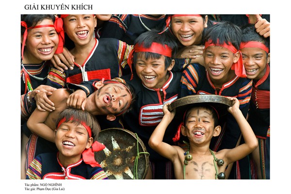 Hàng trăm người “dừng hình” trước những khoảnh khắc ảnh đoạt giải ảnh 10 Hàng trăm người “dừng hình” trước những khoảnh khắc ảnh đoạt giải ảnh 10