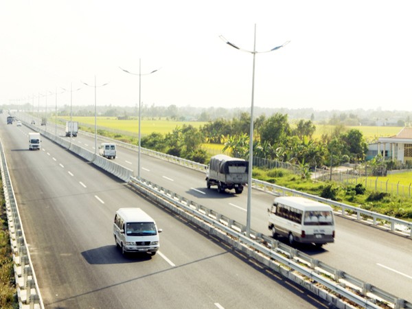 Đường cao tốc Việt Nam: Tiền đầu tư vào hàng cao nhất thế giới ảnh 1 Đường cao tốc Việt Nam: Tiền đầu tư vào hàng cao nhất thế giới ảnh 1