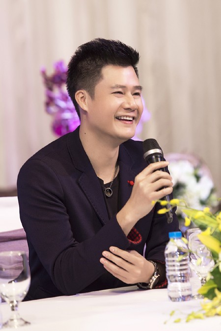 Thanh Thảo ăn diện gợi cảm làm MC ra mắt album cho ca sĩ Quang Dũng ảnh 8 Thanh Thảo ăn diện gợi cảm làm MC ra mắt album cho ca sĩ Quang Dũng ảnh 8