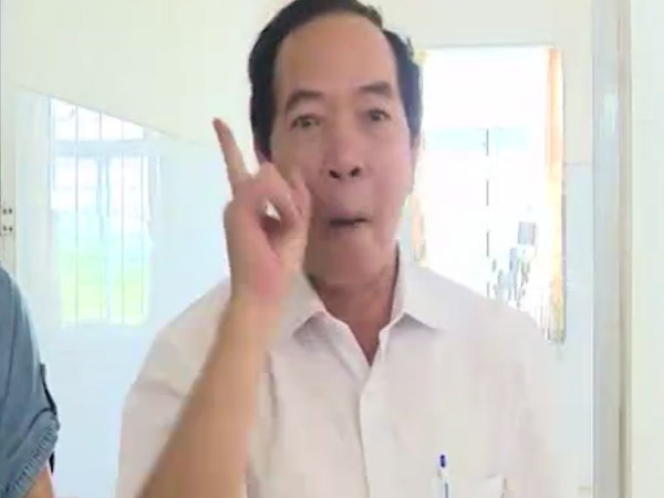 Cản trở báo chí, GĐ Bệnh viện Lương Tài bị đình chỉ công tác ảnh 2 Cản trở báo chí, GĐ Bệnh viện Lương Tài bị đình chỉ công tác ảnh 2
