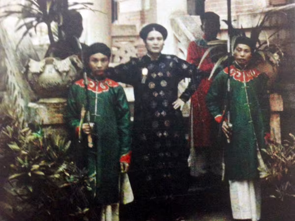 Dựng lại chân dung người đàn bà đa đoan và những lời đồn đại ảnh 1 Dựng lại chân dung người đàn bà đa đoan và những lời đồn đại ảnh 1