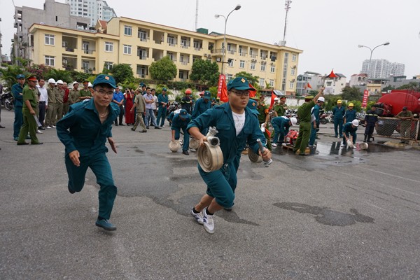 Cuộc đua tài của những “chiến sỹ” chọi với hỏa hoạn ảnh 8 Cuộc đua tài của những “chiến sỹ” chọi với hỏa hoạn ảnh 8