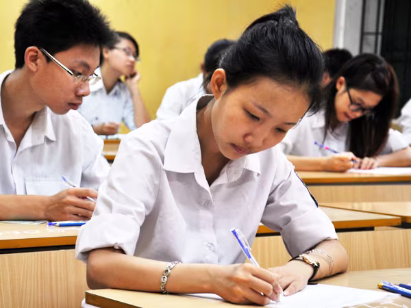 Siết lại điều kiện miễn thi tốt nghiệp THPT 2015 ảnh 1 Siết lại điều kiện miễn thi tốt nghiệp THPT 2015 ảnh 1