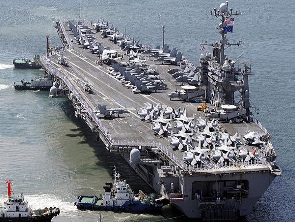 Siêu tàu sân bay Mỹ thăm Philippines sau khi diễn tập trên biển Đông ảnh 1 Siêu tàu sân bay Mỹ thăm Philippines sau khi diễn tập trên biển Đông ảnh 1