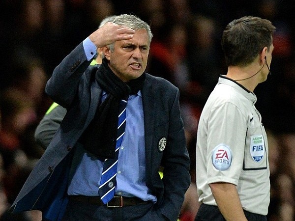 Mourinho lại gây sốc: “Tôi biết thừa Ivanovic sẽ phải nhận thẻ đỏ“ ảnh 2 Mourinho lại gây sốc: “Tôi biết thừa Ivanovic sẽ phải nhận thẻ đỏ“ ảnh 2