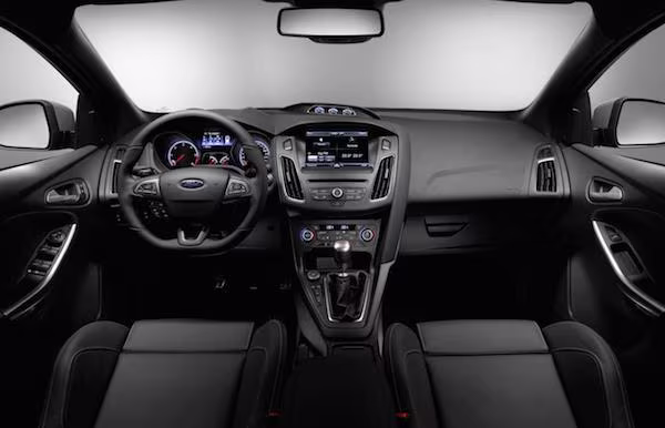 Ford Focus ST 2015 có giá bán khởi điểm từ 36.178 USD ảnh 3 Ford Focus ST 2015 có giá bán khởi điểm từ 36.178 USD ảnh 3