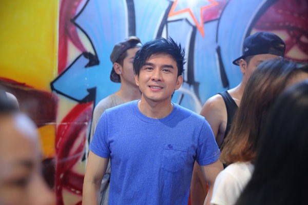 Lượng fan khủng, liveshow Đan Trường "sốt" vé ảnh 4 Lượng fan khủng, liveshow Đan Trường "sốt" vé ảnh 4