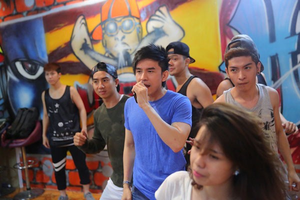 Lượng fan khủng, liveshow Đan Trường "sốt" vé ảnh 2 Lượng fan khủng, liveshow Đan Trường "sốt" vé ảnh 2