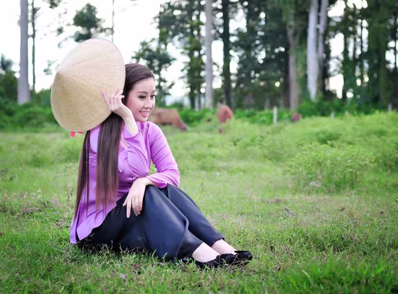 MC Kim Trang dịu dàng nón lá, áo bà ba ảnh 7 MC Kim Trang dịu dàng nón lá, áo bà ba ảnh 7
