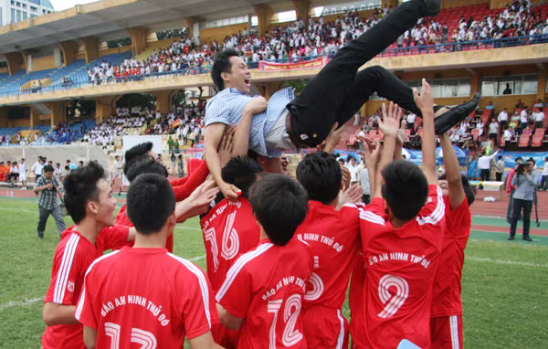 THPT Trần Quốc Tuấn lần thứ 2 đăng quang giải bóng đá học sinh Hà Nội ảnh 6 THPT Trần Quốc Tuấn lần thứ 2 đăng quang giải bóng đá học sinh Hà Nội ảnh 6