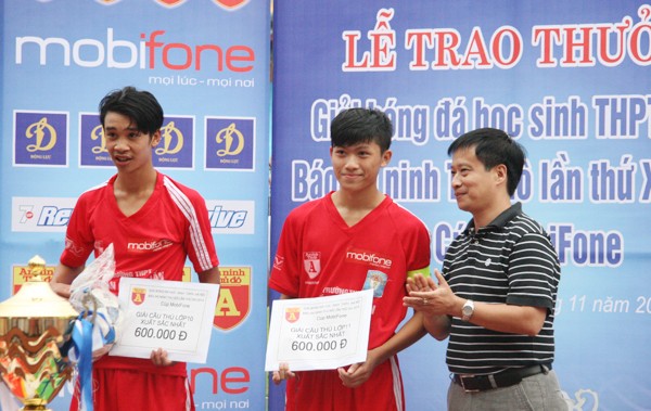 THPT Trần Quốc Tuấn lần thứ 2 đăng quang giải bóng đá học sinh Hà Nội ảnh 11 THPT Trần Quốc Tuấn lần thứ 2 đăng quang giải bóng đá học sinh Hà Nội ảnh 11