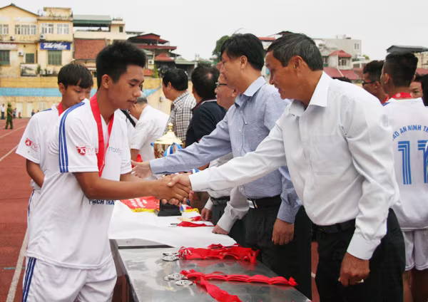 THPT Trần Quốc Tuấn lần thứ 2 đăng quang giải bóng đá học sinh Hà Nội ảnh 12 THPT Trần Quốc Tuấn lần thứ 2 đăng quang giải bóng đá học sinh Hà Nội ảnh 12