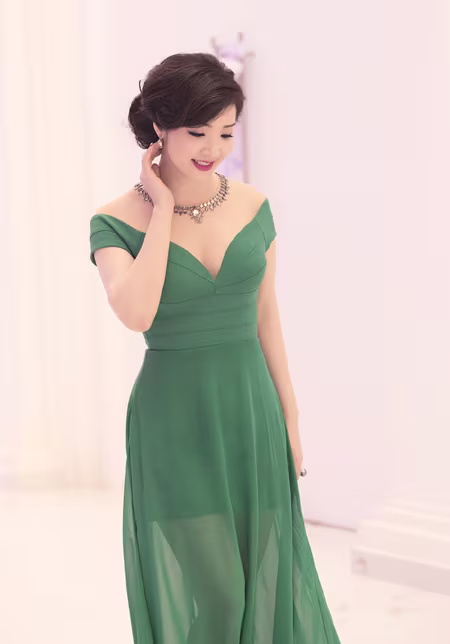 Hoa hậu Giáng My khoe nhan sắc mê hoặc với vòng 1 căng tràn ảnh 5 Hoa hậu Giáng My khoe nhan sắc mê hoặc với vòng 1 căng tràn ảnh 5