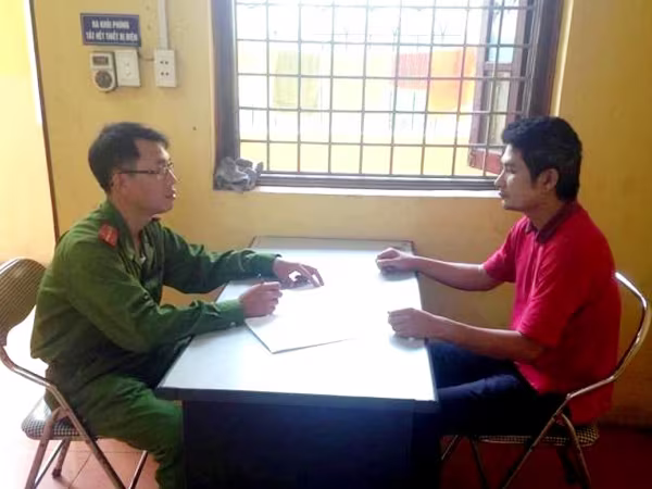 Thản nhiên thuê xe lạnh chở pháo lậu ảnh 2 Thản nhiên thuê xe lạnh chở pháo lậu ảnh 2