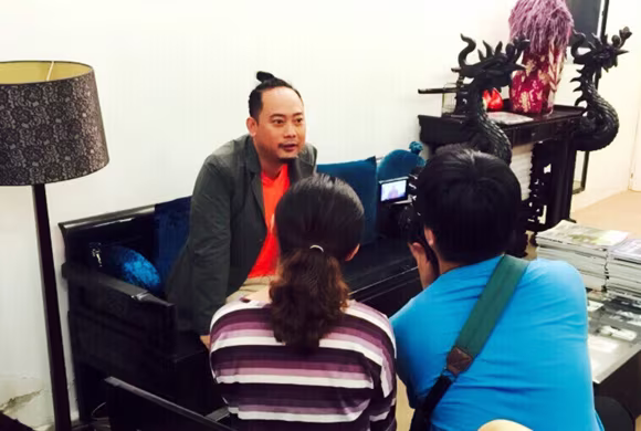 Truyền hình KBS Hàn Quốc lần thứ 3 phỏng vấn NTK Võ Việt Chung ảnh 5 Truyền hình KBS Hàn Quốc lần thứ 3 phỏng vấn NTK Võ Việt Chung ảnh 5