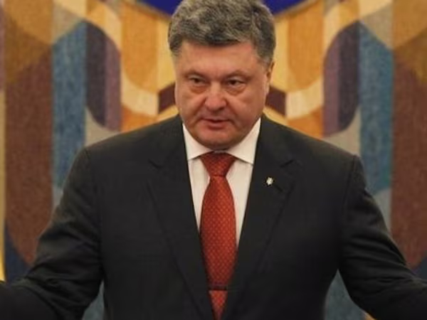 Kiev: 32 xe tăng Nga rầm rập tiến vào miền đông Ukraine! ảnh 2 Kiev: 32 xe tăng Nga rầm rập tiến vào miền đông Ukraine! ảnh 2