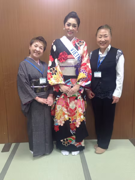 Hoa hậu Đặng Thu Thảo “bỡ ngỡ” diện Kimono ảnh 1 Hoa hậu Đặng Thu Thảo “bỡ ngỡ” diện Kimono ảnh 1