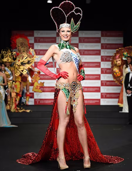 HHQT 2014: Áo dài Việt Nam lọt Top 10 trang phục truyền thống đẹp nhất ảnh 10 HHQT 2014: Áo dài Việt Nam lọt Top 10 trang phục truyền thống đẹp nhất ảnh 10