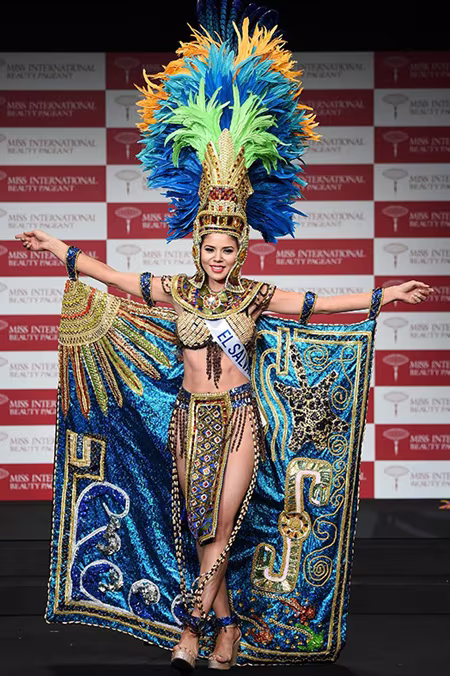 HHQT 2014: Áo dài Việt Nam lọt Top 10 trang phục truyền thống đẹp nhất ảnh 6 HHQT 2014: Áo dài Việt Nam lọt Top 10 trang phục truyền thống đẹp nhất ảnh 6