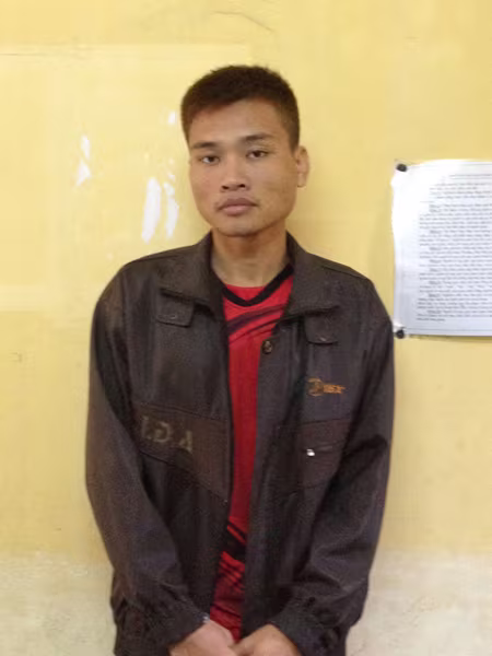 Tên trộm "to gan": Nghe nhạc, "thưởng" sữa rồi mới ôm tài sản bỏ trốn ảnh 2 Tên trộm "to gan": Nghe nhạc, "thưởng" sữa rồi mới ôm tài sản bỏ trốn ảnh 2