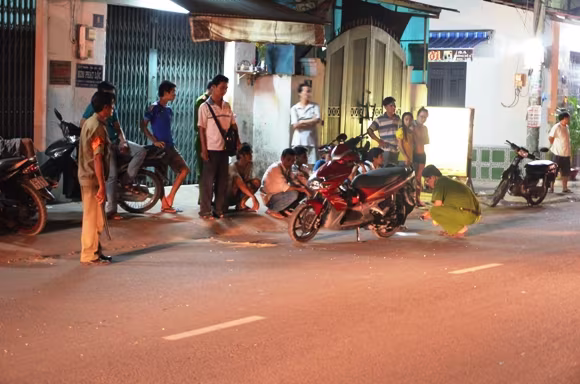 Bị cướp đạp đổ xe, 1 phụ nữ chấn thương nặng ảnh 1 Bị cướp đạp đổ xe, 1 phụ nữ chấn thương nặng ảnh 1