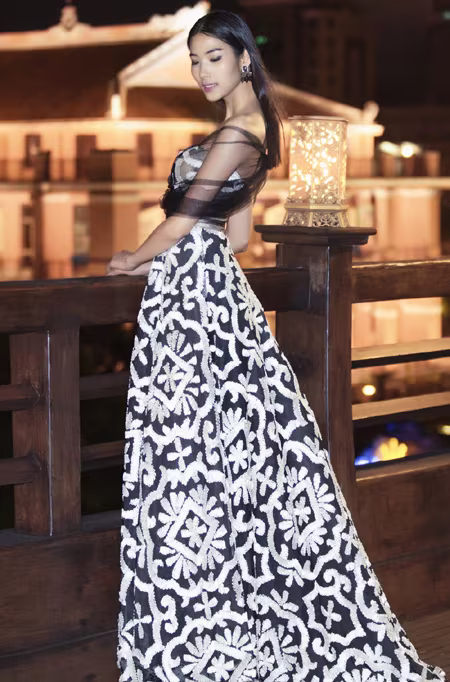 Hoàng Thuỳ nổi bật đi dự ra mắt album của Thanh Thảo ảnh 7 Hoàng Thuỳ nổi bật đi dự ra mắt album của Thanh Thảo ảnh 7