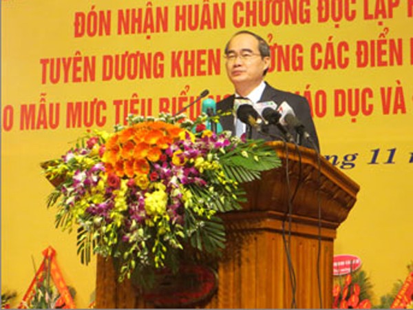 Tuyên dương điển hình tiên tiến, nhà giáo mẫu mực tiêu biểu của thủ đô ảnh 1 Tuyên dương điển hình tiên tiến, nhà giáo mẫu mực tiêu biểu của thủ đô ảnh 1