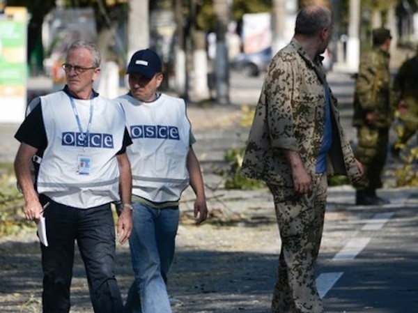 OSCE xác nhận có xe chở thi thể binh sĩ băng qua biên giới Nga-Ukraine ảnh 1 OSCE xác nhận có xe chở thi thể binh sĩ băng qua biên giới Nga-Ukraine ảnh 1