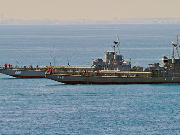 Tàu Hải quân Ai Cập bị khủng bố tấn công ảnh 1 Tàu Hải quân Ai Cập bị khủng bố tấn công ảnh 1