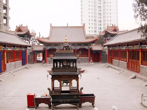 Trung Quốc: Ngôi miếu cổ bị thiêu trụi hoàn toàn ảnh 1