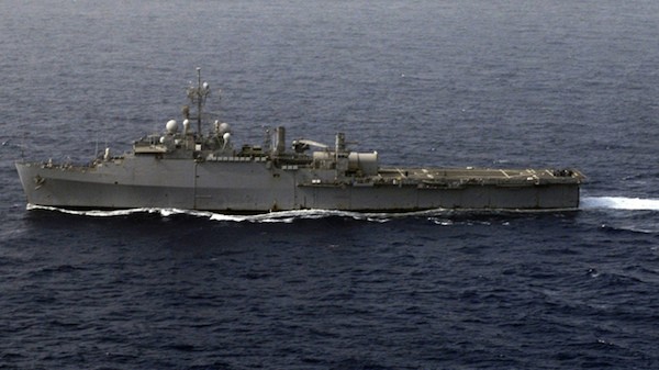 Hải quân Mỹ lần đầu tiên triển khai vũ khí laze trên tàu đổ bộ USS Ponce ảnh 1 Hải quân Mỹ lần đầu tiên triển khai vũ khí laze trên tàu đổ bộ USS Ponce ảnh 1