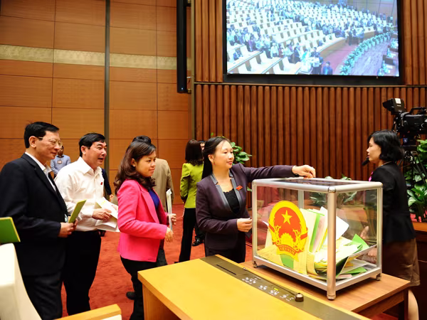 Lấy phiếu tín nhiệm rất công tâm, khách quan ảnh 1