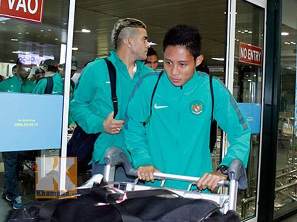 Đối thủ đáng gờm nhất của đội tuyển Việt Nam tại vòng bảng AFF Cup 2014 đã tới Hà Nội ảnh 2 Đối thủ đáng gờm nhất của đội tuyển Việt Nam tại vòng bảng AFF Cup 2014 đã tới Hà Nội ảnh 2