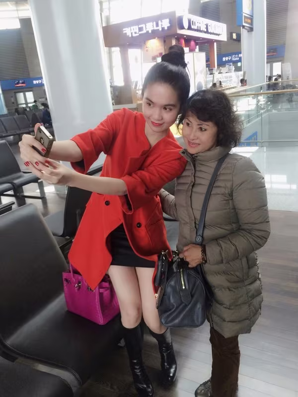 Ngọc Trinh đẹp kiêu sa ở Hàn Quốc, nhẹ nhàng "kiếm" cả tỷ đồng ảnh 14 Ngọc Trinh đẹp kiêu sa ở Hàn Quốc, nhẹ nhàng "kiếm" cả tỷ đồng ảnh 14